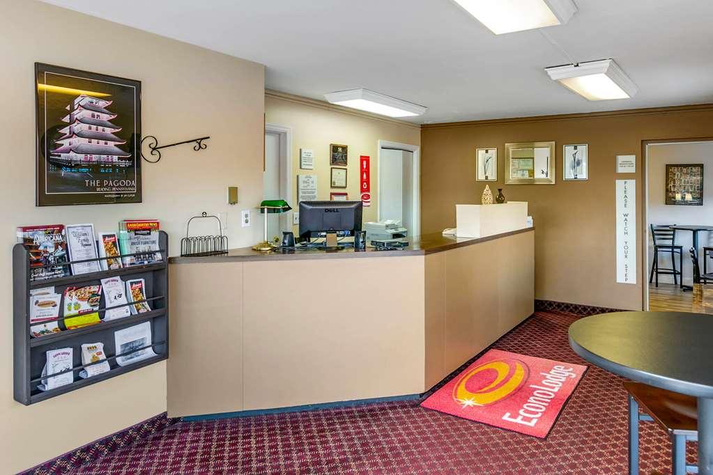 Econo Lodge Northeast Reading Εσωτερικό φωτογραφία