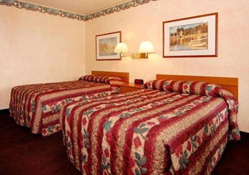 Econo Lodge Northeast Reading Εξωτερικό φωτογραφία