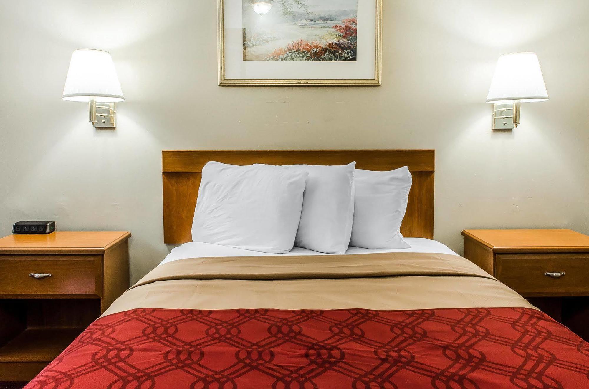 Econo Lodge Northeast Reading Εξωτερικό φωτογραφία